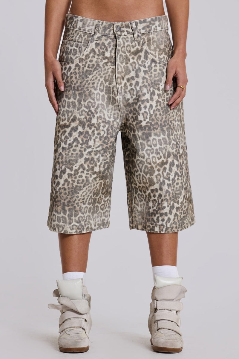 Leopard Print Non-Stretch Shorts for a Bold Casual Look – Mia