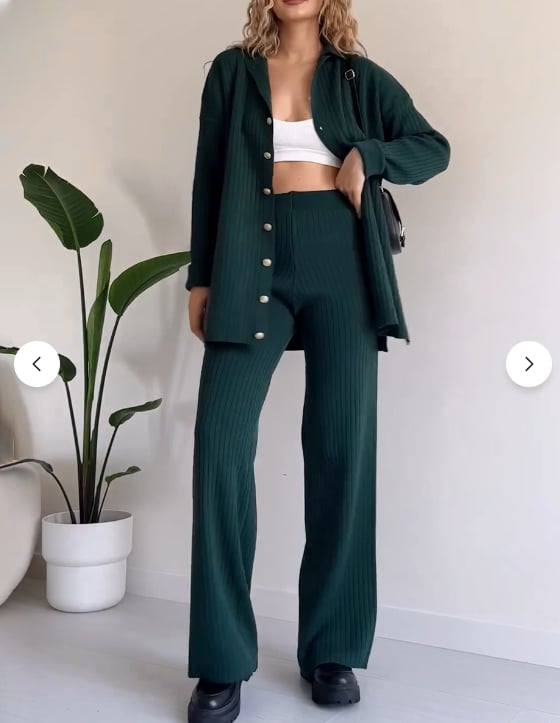 Trendy Knitwear Set with Crop Top and Pants – Emma