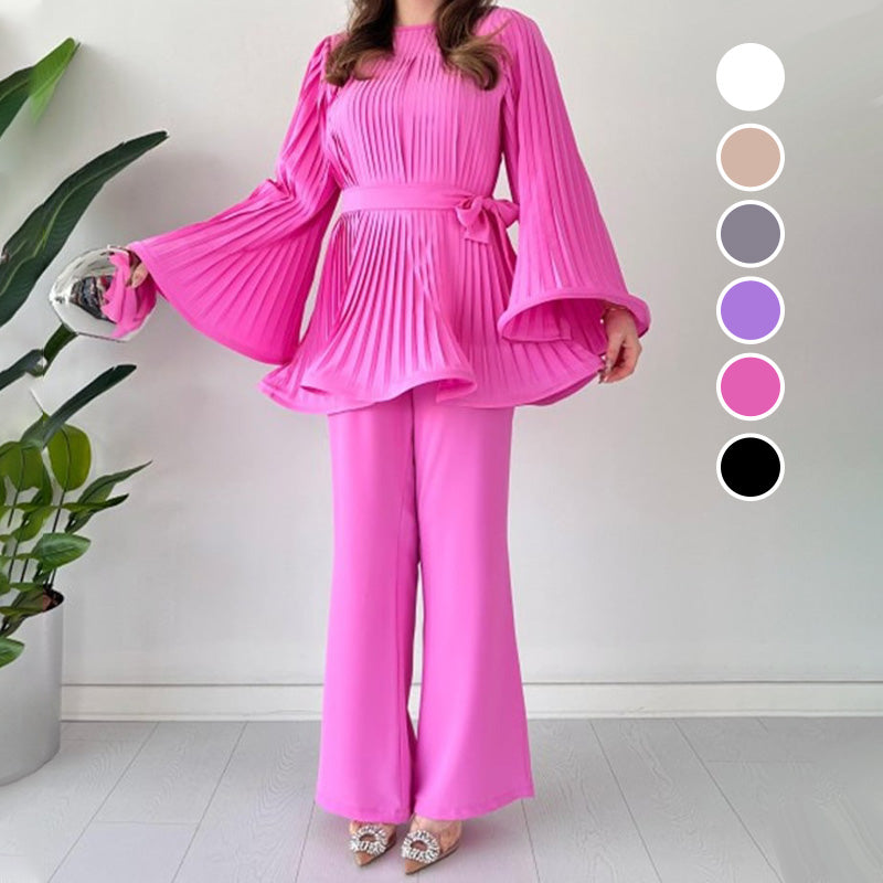Sophisticated Pleated Two-Piece Suit, Modern & Chic – Sophia