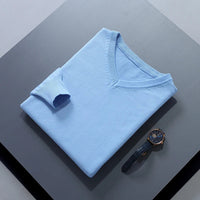 V-Neck Wool Sweater for Men – Warm & Timeless Cold-Weather Essential – James