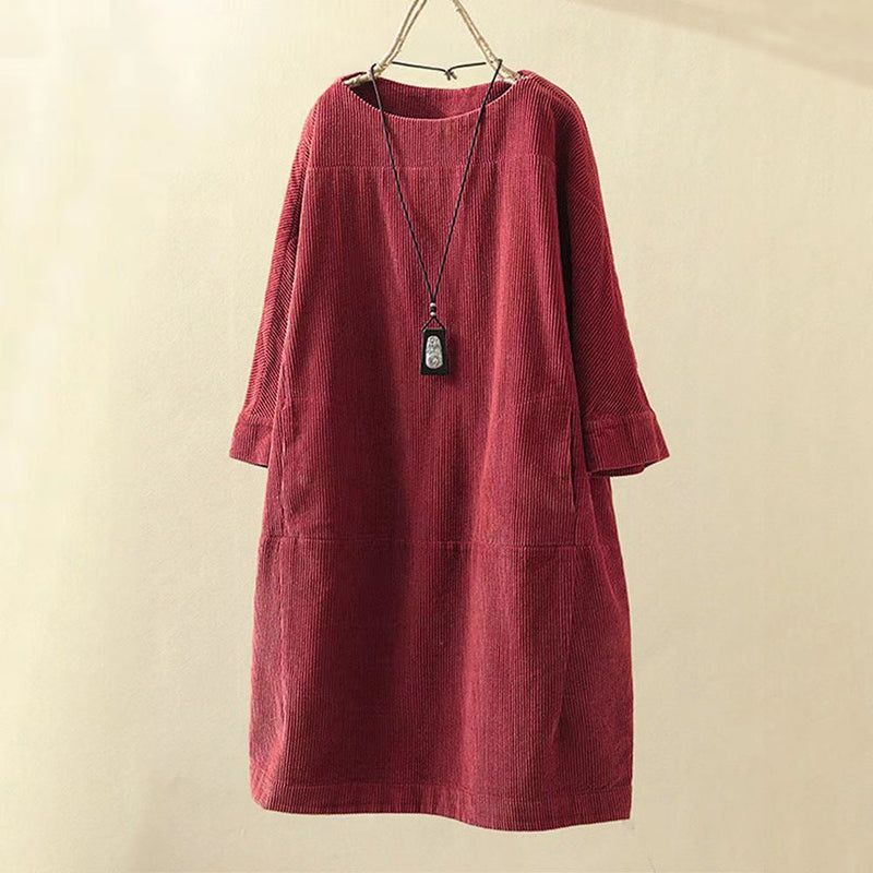 Vintage-Inspired Autumn Dress with Feminine Flair - Amalia