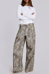 Bold Non-Stretch Jeans with Wild Leopard Pattern – Chloe